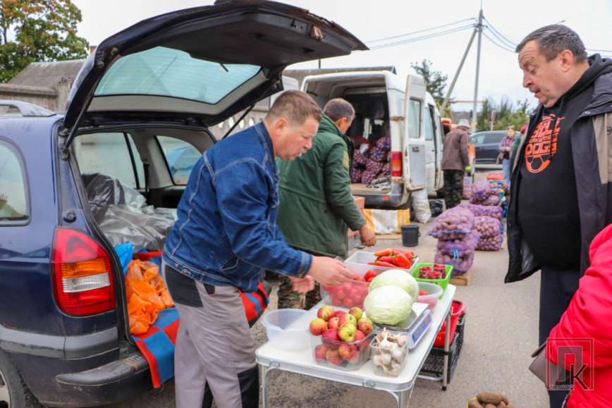 Фоторепортаж: Осенняя сельскохозяйственная ярмарка в Поставах