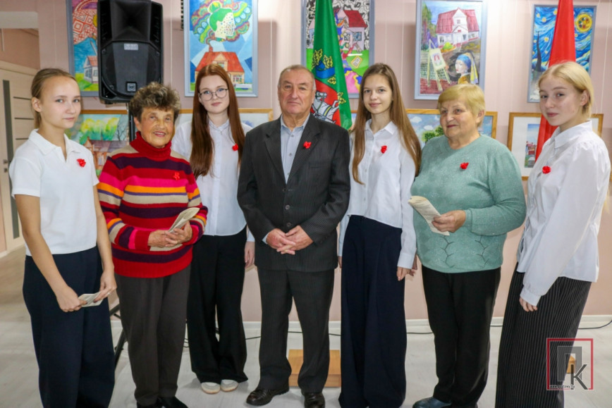 В ЦКиНТ Поставского района прошло мероприятие «Встреча поколений», посвященное Дню Октябрьской революции