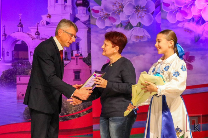 Педагогов Поставщины поздравили с наступающим профессиональным праздником