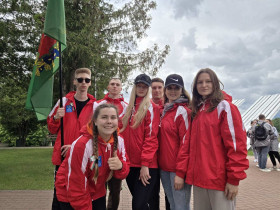 Молодёжь Поставского района принимает участие в областном патриотическом форуме "Наследники Победы" в г. Орша.