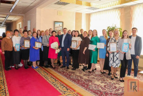 Сегодня в Поставском райисполкоме вручили награды работникам культуры