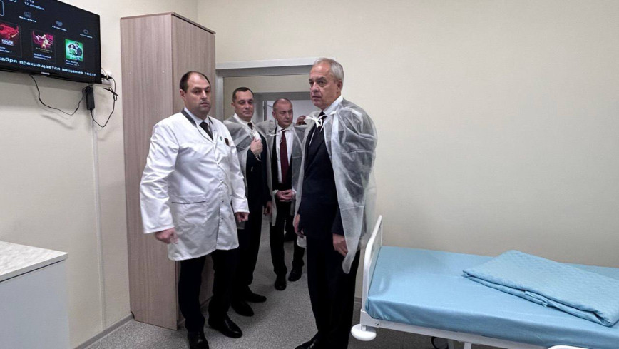 Председатель Палаты представителей Национального собрания Республики Беларусь Игорь Сергеенко, председатель облисполкома Александр Субботин и помощник Президента-инспектор по Витебской области Владимир Юргевич посетили новый корпус Поставской центральной районной больницы
