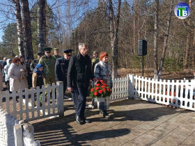 На митинге-реквиеме на месте сожжённой деревни Альцы, посвященном 82-й годовщине Хатынской трагедии, почтили память жертв фашизма