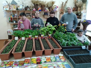 Мы цветы считаем друзьями